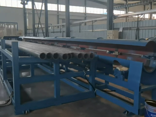 XJ180型立式十一輥矯直機(jī)  山東萬(wàn)通現(xiàn)場(chǎng)