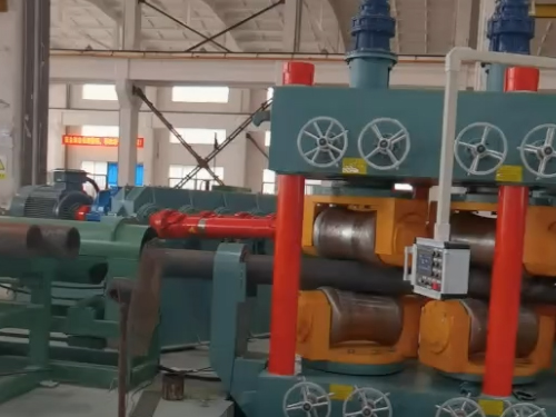 XJ220型立式十一輥矯直機(jī)  常州誠(chéng)鑫現(xiàn)場(chǎng)